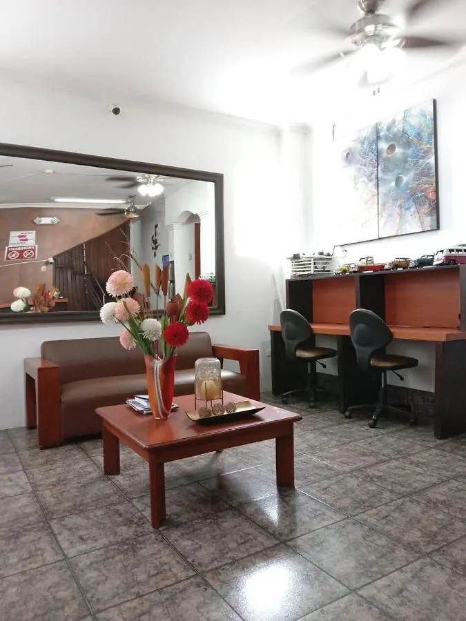 Hotel Hoteles En Guayaquil - Suites Guayaquil Cerca Del Aeropuerto