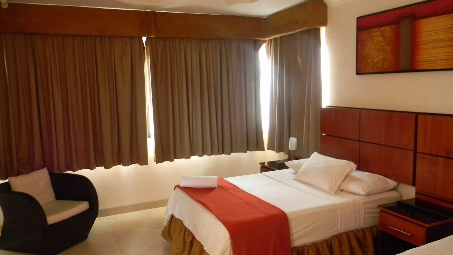 Hoteles En Guayaquil - Suites Guayaquil Cerca Del Aeropuerto Hotel