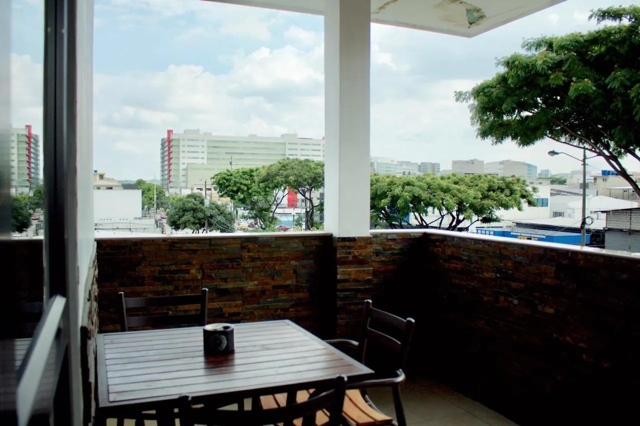 Hotel Hoteles En Guayaquil - Suites Guayaquil Cerca Del Aeropuerto